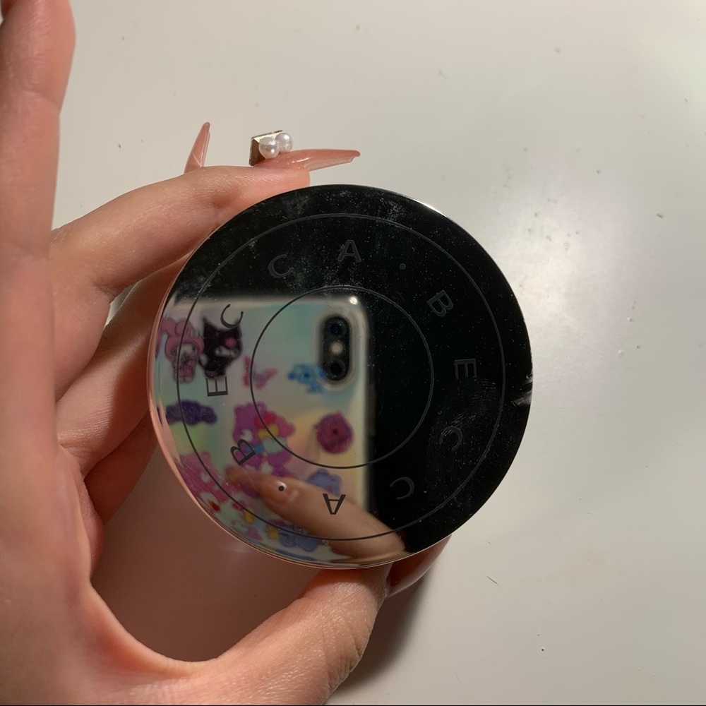 Becca hydra must powder